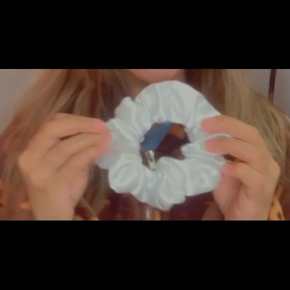 ⭐️ HOST PICK⭐️ KLM’s Luxey Locks Pearly Whites Collection $8each - Picture 2 of 15